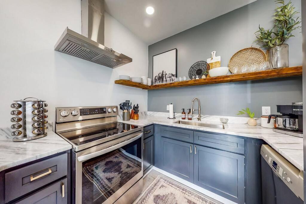 Luxury 8 Bed/4 Ba Nulu Home Private Yard/Parking Louisville Eksteriør bilde